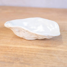 Load image into Gallery viewer, Oyster Tidbit Dish Pearl 5&quot;
